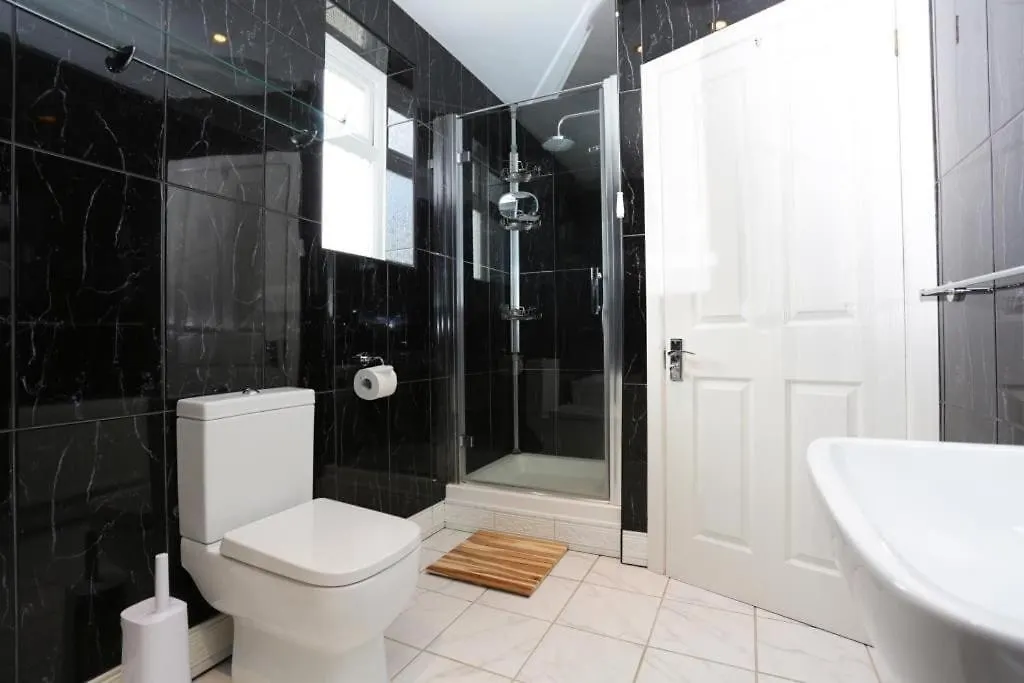 Bournecoast: Home With Snug-Games Room-Garden-3114 Bournemouth