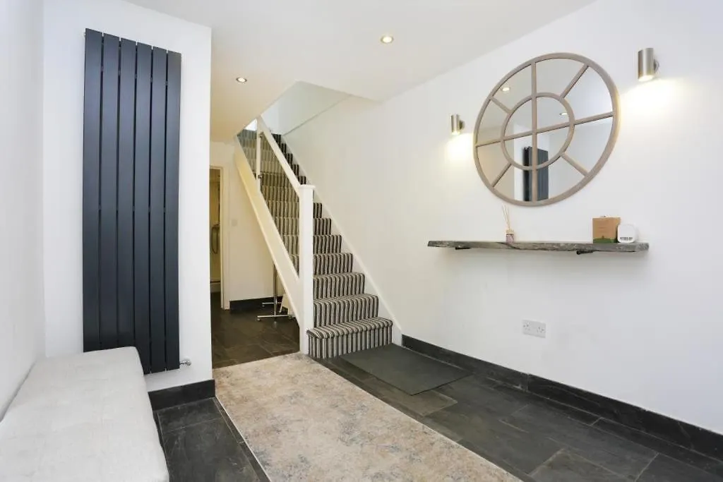 Bournecoast: Home With Snug-Games Room-Garden-3114 Bournemouth Holiday home