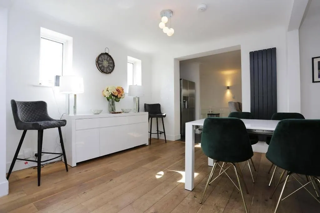 Bournecoast: Home With Snug-Games Room-Garden-3114 Bournemouth